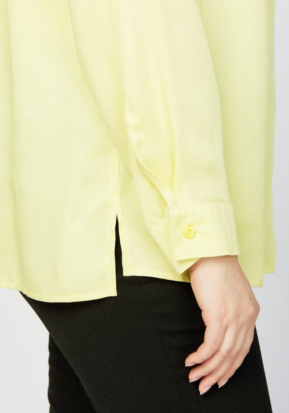 Блуза с оригинальной отделкой по горловине шир.  580, рис. 4