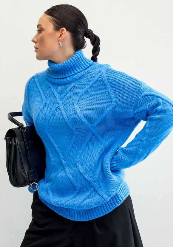 Свитер с объемными ромбами шир.  580, рис. 11