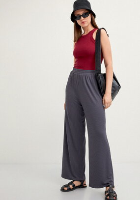 Брюки свободного кроя в рубчик