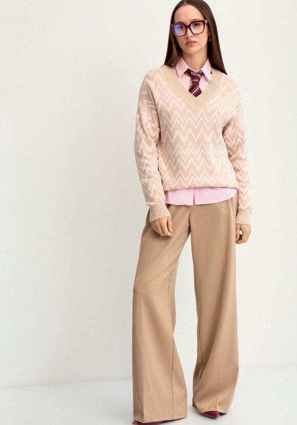 Джемпер c V образным вырезом шир.  580, рис. 2