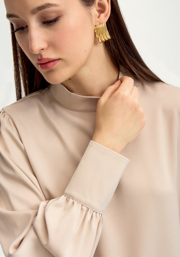 Блуза шелковая с пуговицами на вороте шир.  580, рис. 24