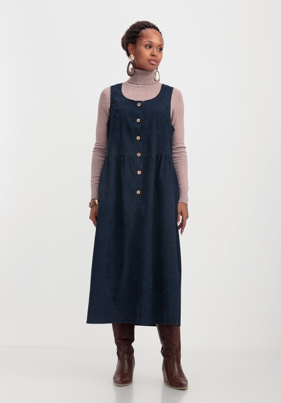 Сарафан из вельвета на пуговицах шир.  580, рис. 19