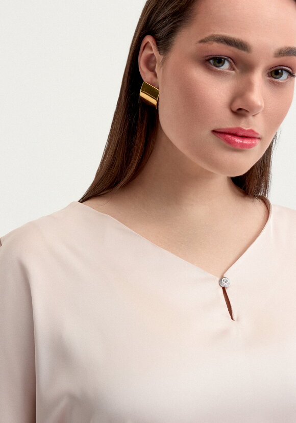 Блуза шелковая с V-образным вырезом шир.  580, рис. 5