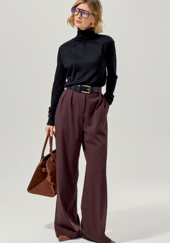 Водолазка с защипами у горловины шир.  580, рис. 39