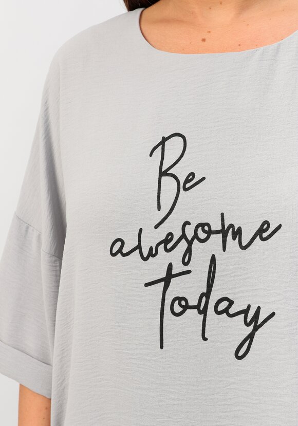 Костюм: брюки и блуза с лаконичным принтом шир.  580, рис. 27