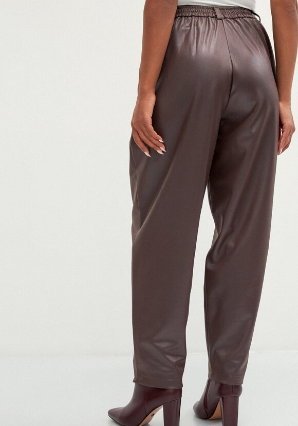 Брюки бананы с глянцевым напылением шир.  580, рис. 3