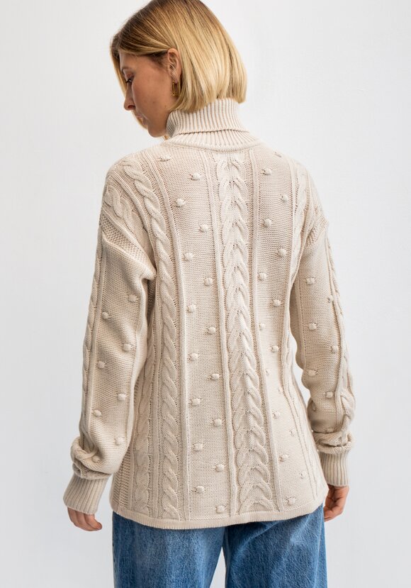 Джемпер с высокой горловиной и косами шир.  580, рис. 15