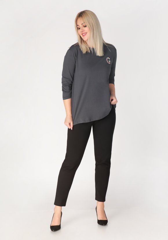 Брюки с карманами в рельефах шир.  580, рис. 7