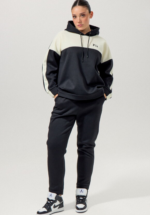 Костюм спортивный с комбинированной вставкой шир.  580, рис. 1