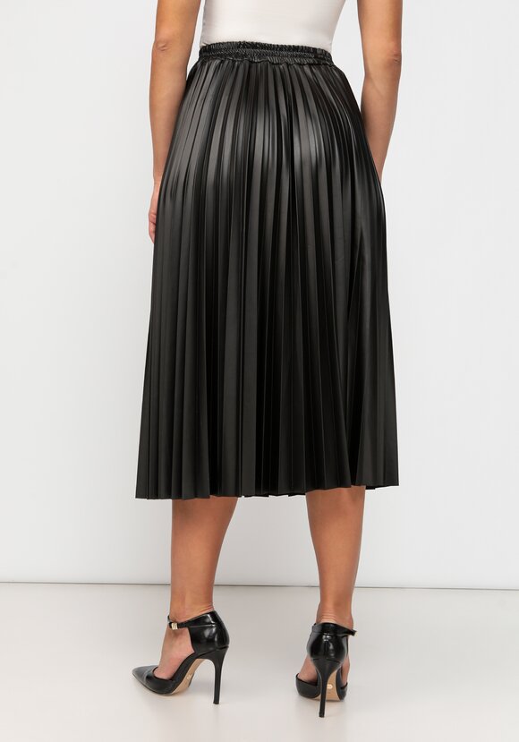 Юбка плиссированная из экокожи шир.  580, рис. 11