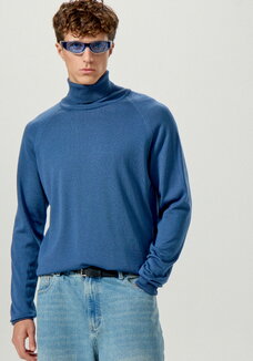 Свитер базовый с высоким воротом