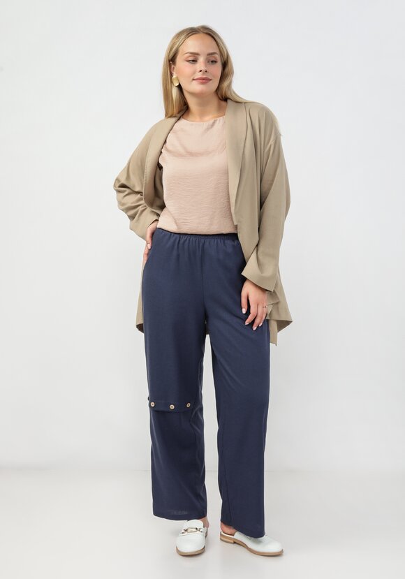 Брюки с декоративной складкой впереди шир.  580, рис. 24