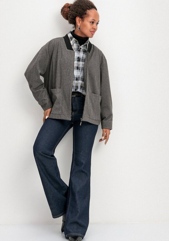 Бомбер на молнии с карманами шир.  580, рис. 8