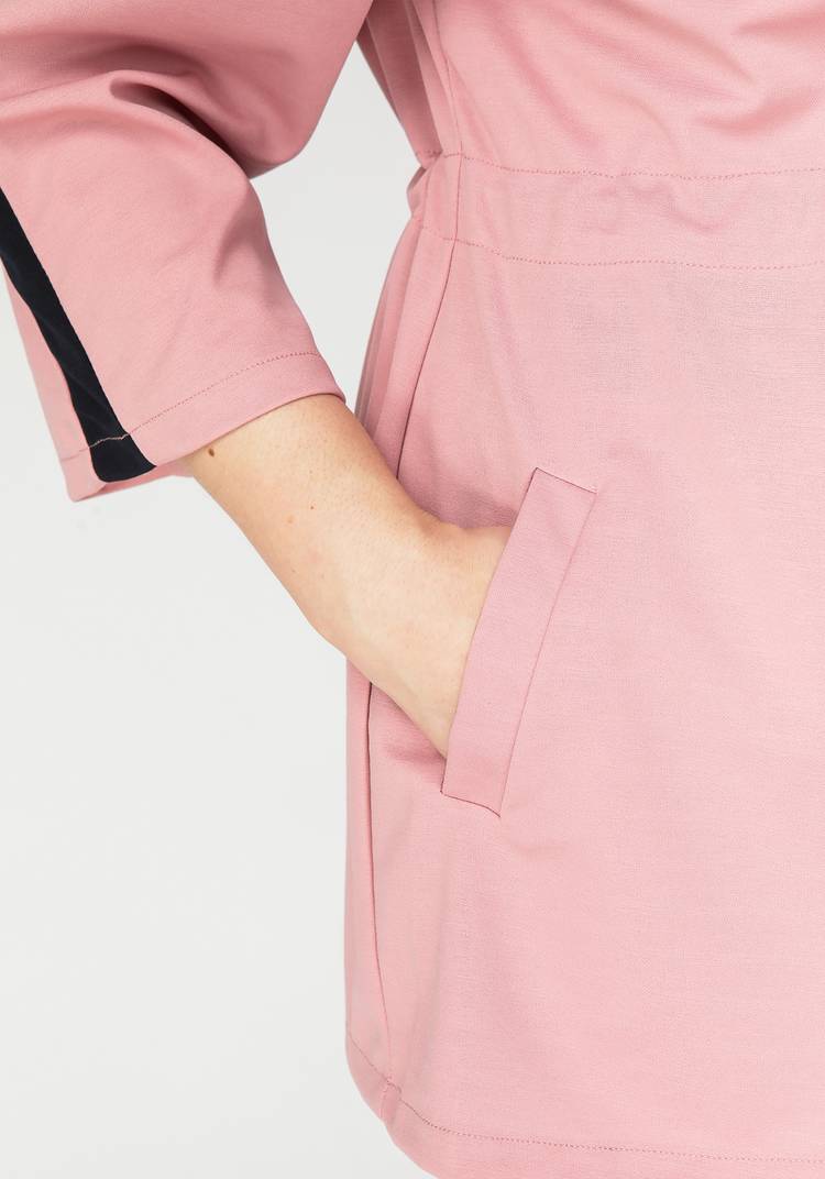 Комплект брюки и ветровка с капюшоном шир.  750, рис. 17