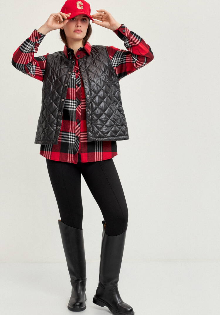 Жилет стёганый с застёжкой на кнопки шир.  750, рис. 9