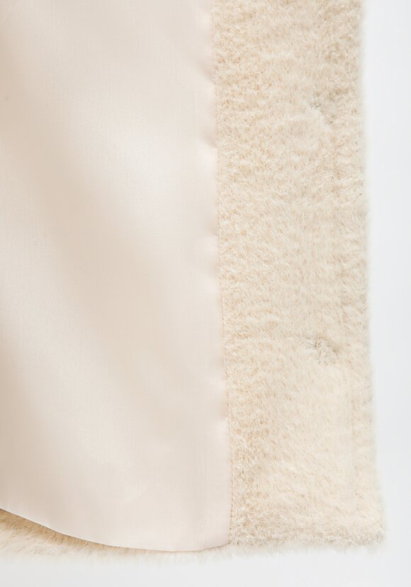 Полупальто с воротом стойка шир.  580, рис. 7