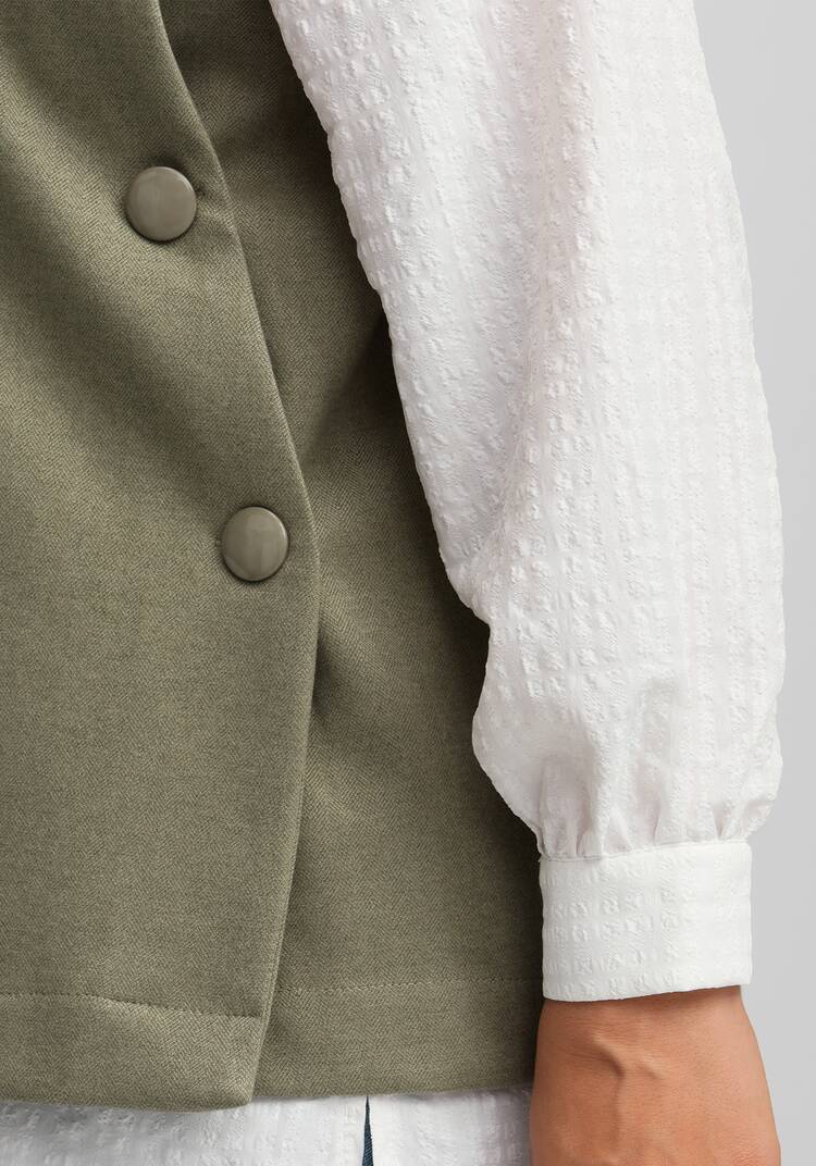 Жилет А-силуэта с дизайнерской застёжкой шир.  750, рис. 14