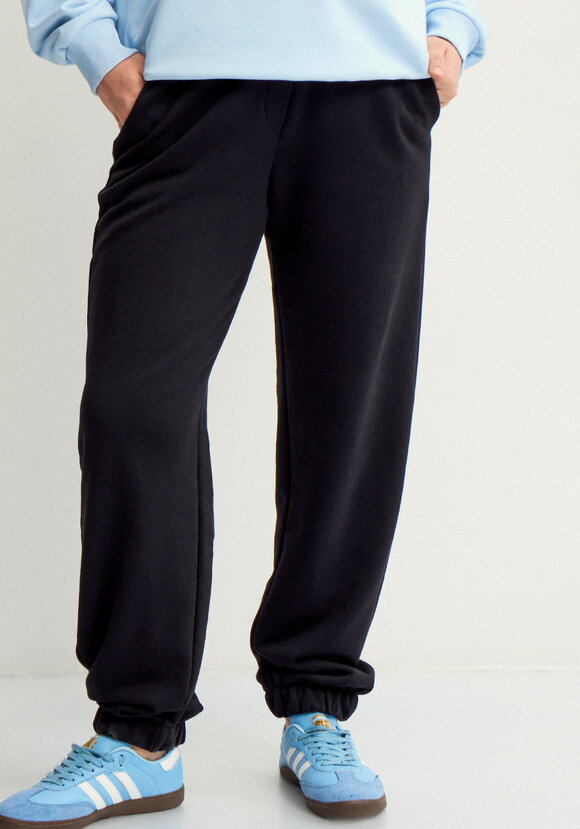 Джоггеры из футера с эластичным поясом шир.  580, рис. 11