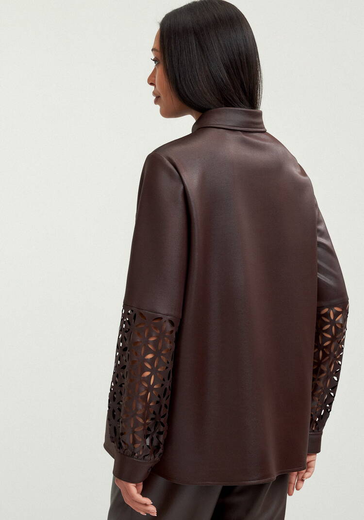 Блуза с перфорацией на рукавах шир.  750, рис. 10