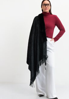 Накидка-палантин с жемчугом и булавкой