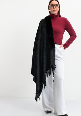 Накидка-палантин с жемчугом и булавкой