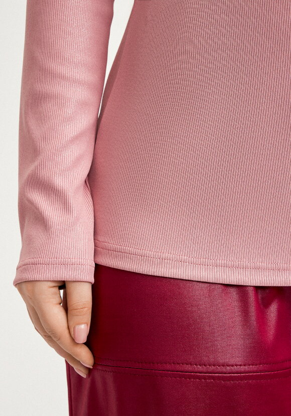 Лонгслив с блестящим напылением шир.  580, рис. 16