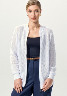 Бомбер ажурный на свободу движения