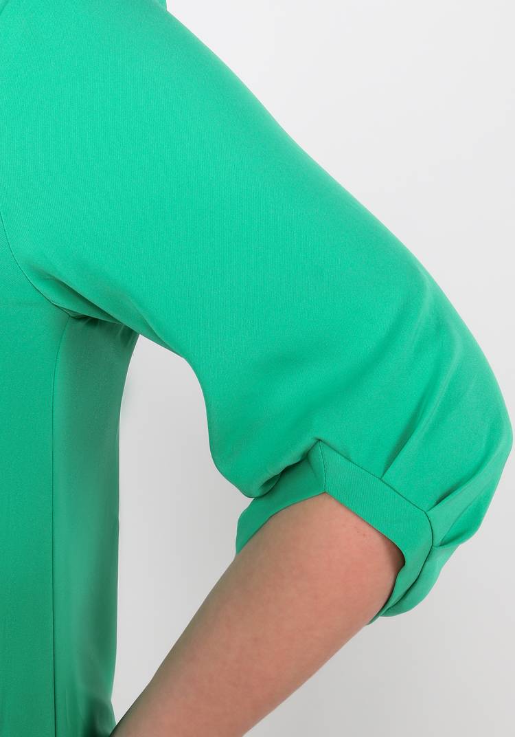 Платье свободного кроя с V-образным вырезом шир.  750, рис. 11