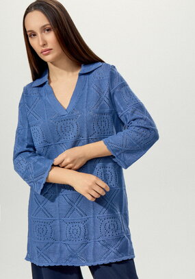 Туника с ажурным рисунком и воротником поло