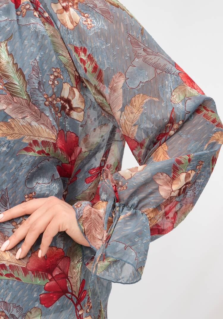 Блуза с оборкой на рукавах и горловине шир.  750, рис. 5