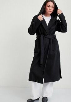 Пальто удлиненное на запах с разрезами