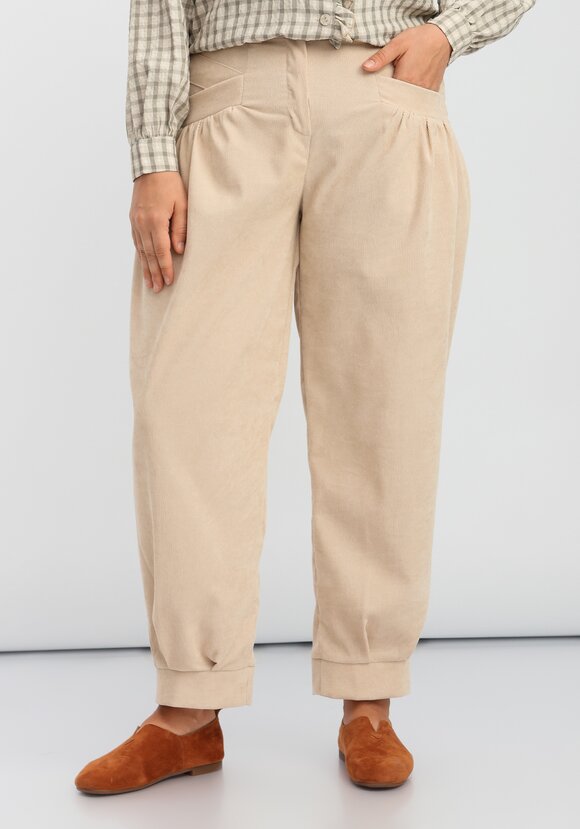 Брюки-бананы с манжетами по низу шир.  580, рис. 26