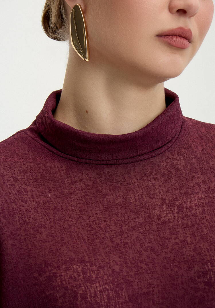 Водолазка из фактурного трикотажа шир.  750, рис. 16