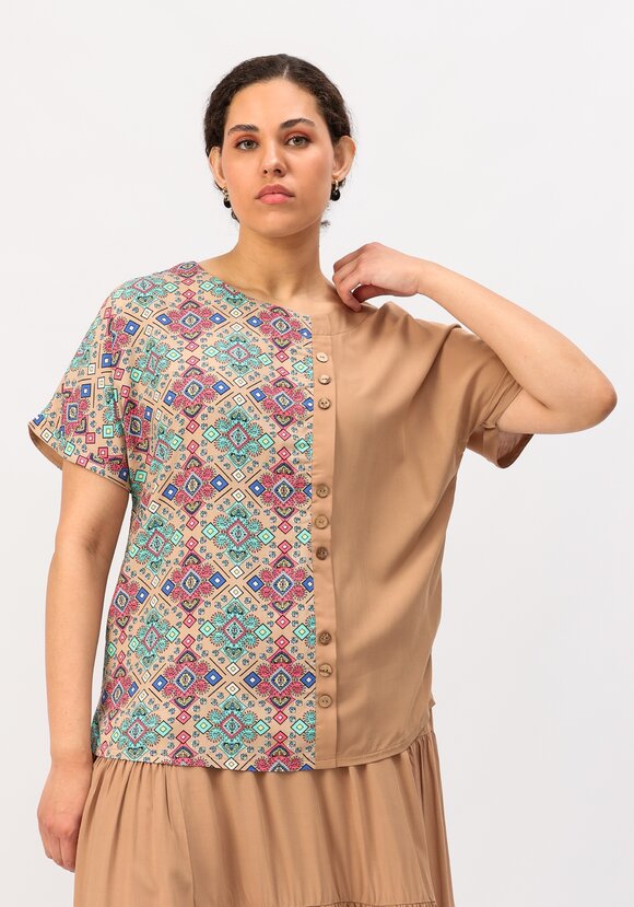 Блуза с асимметричной вставкой шир.  580, рис. 24