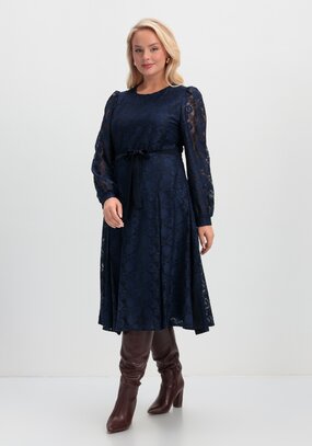 Платье с комбинированными складками на юбке