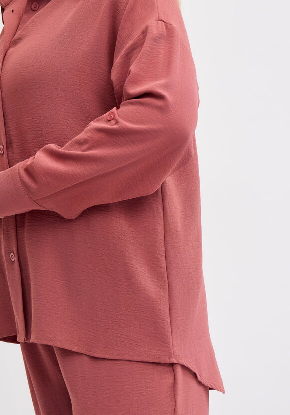 Рубашка свободного кроя с ассиметричным низом шир.  580, рис. 18