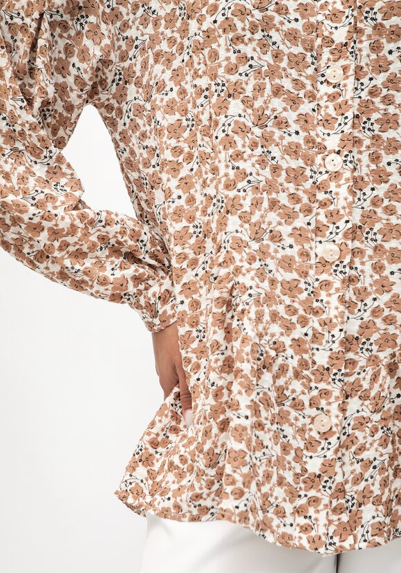 Блуза с круглым воротником на стойке шир.  580, рис. 19