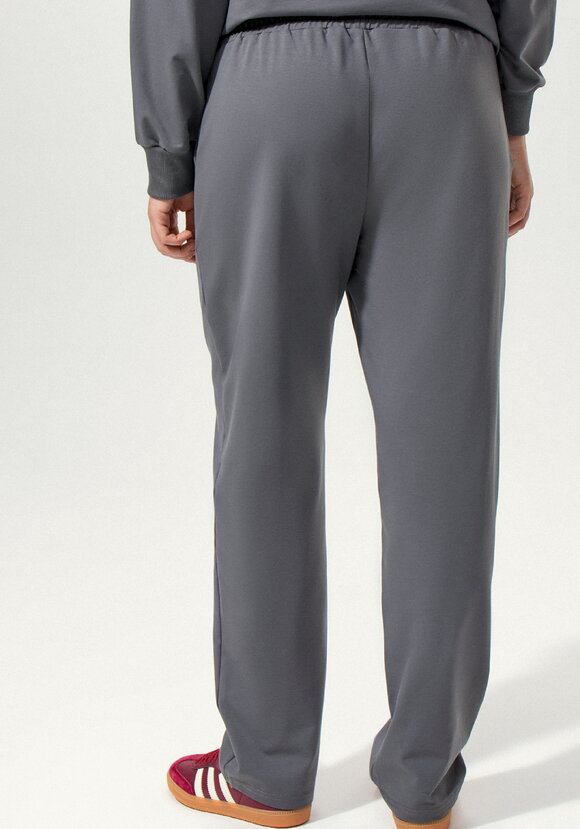 Костюм из брюк и свитшота с принтом на груди шир.  580, рис. 7