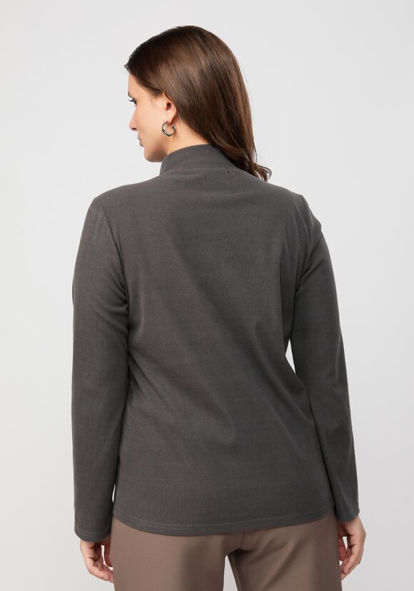 Водолазка прямого кроя шир.  580, рис. 22