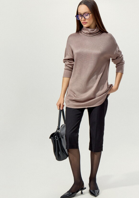 Удлиненная туника с воротником хомут шир.  580, рис. 17