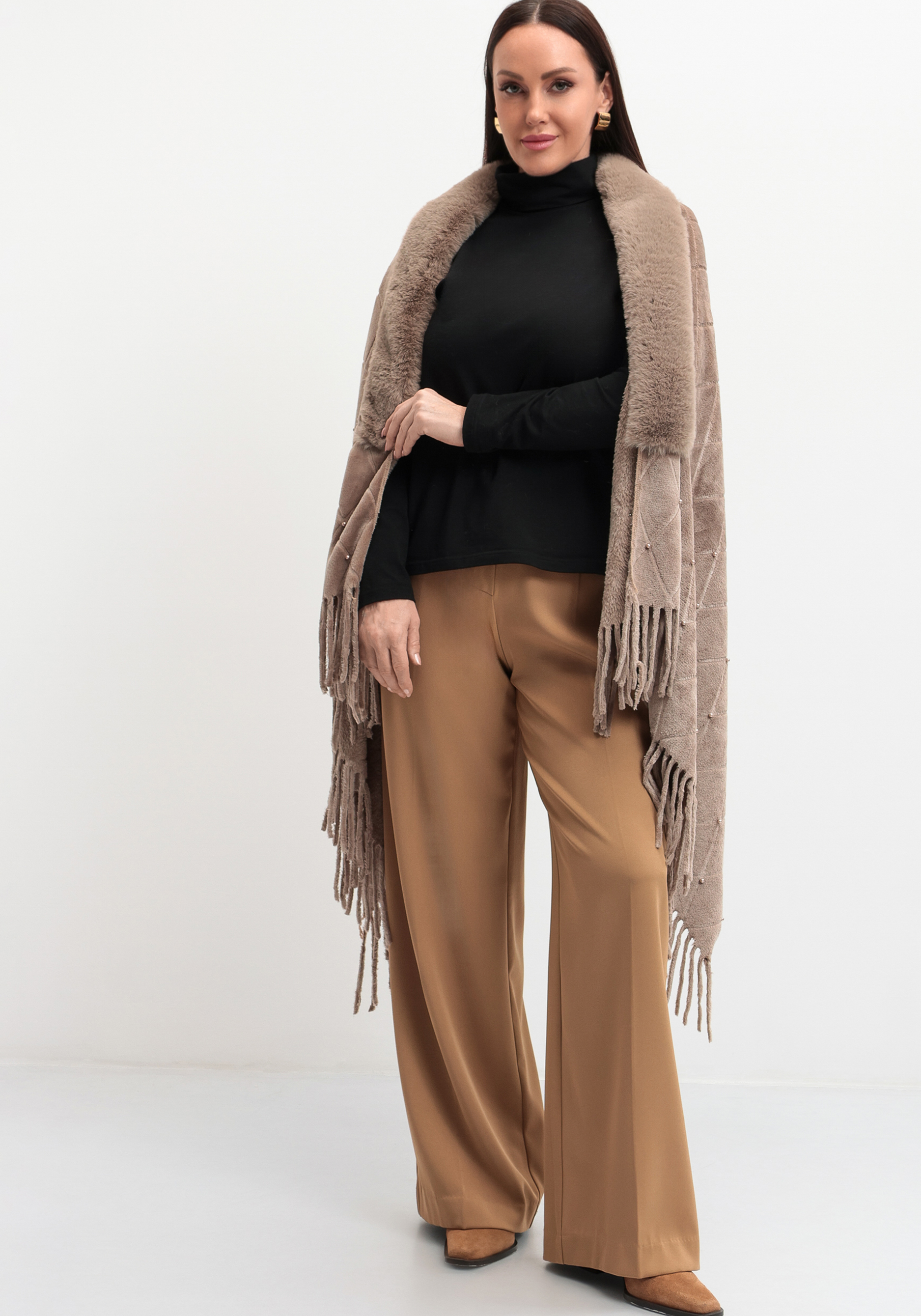 

Накидка-палантин с жемчугом и булавкой, Коричневый