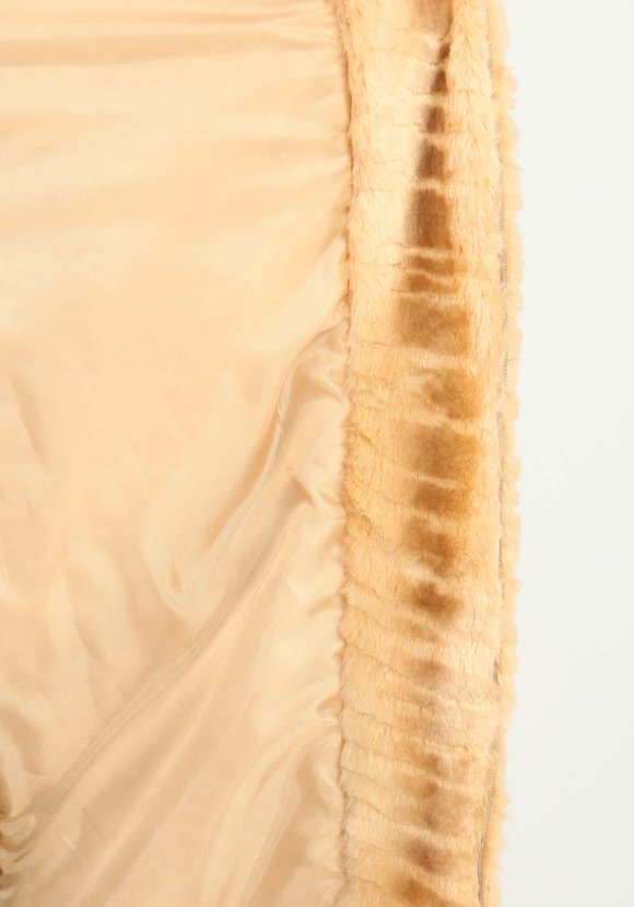 Шуба на молнии из эко-меха с капюшоном шир.  580, рис. 6