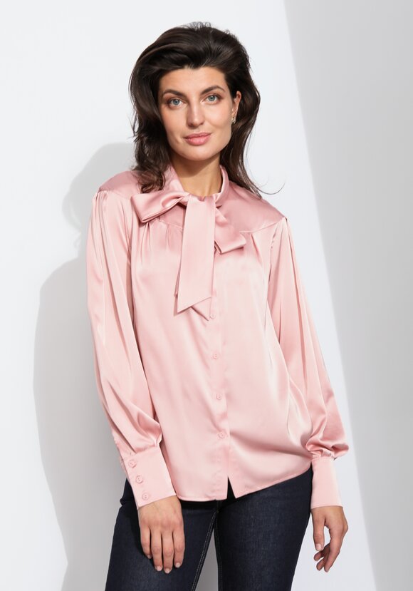 Блуза прямого силуэта с бантом шир.  580, рис. 9