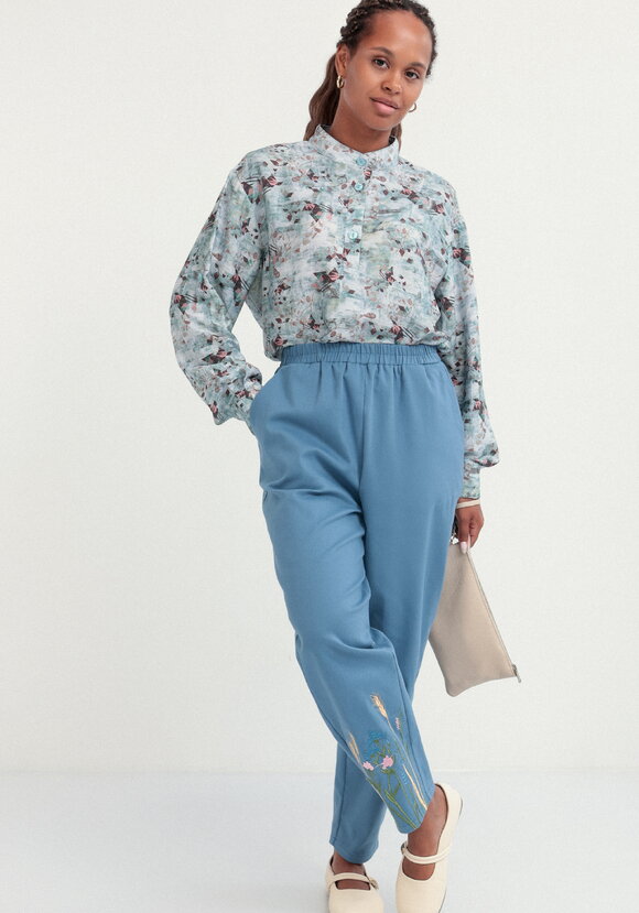 Брюки-бананы с вышивкой шир.  580, рис. 24