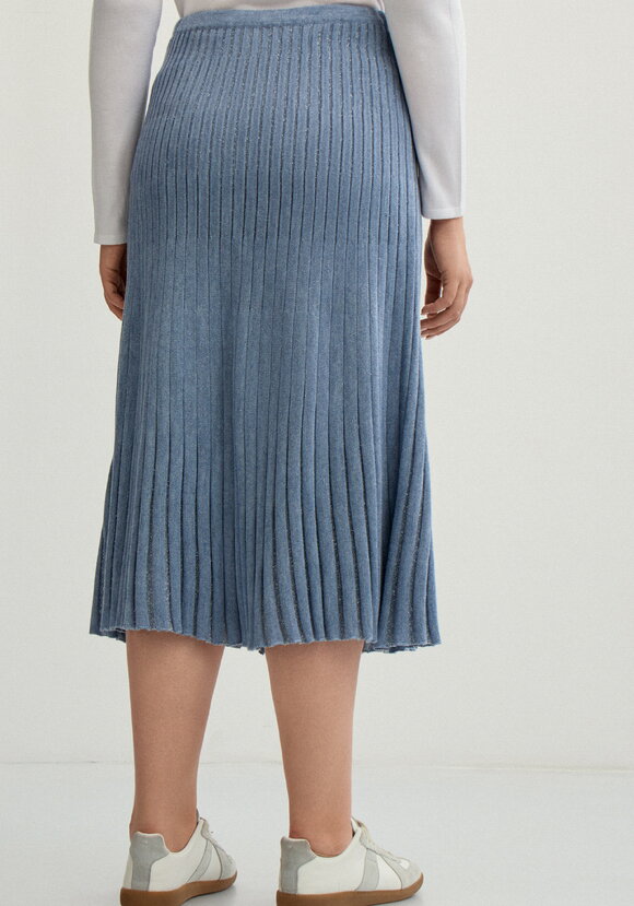 Юбка фактурная в вертикальную полоску шир.  580, рис. 25