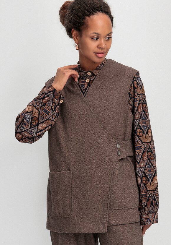 Жилет на запах свободного кроя шир.  580, рис. 10