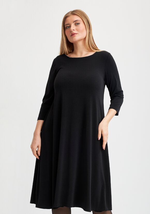 Платье с тесьмой из страз шир.  580, рис. 2