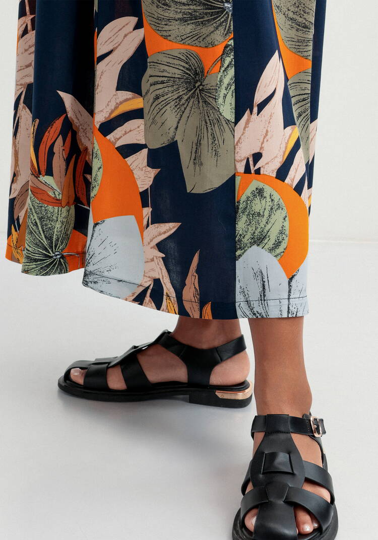 Платье из штапеля с тропическим принтом шир.  750, рис. 6