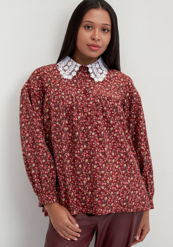 Блуза из микровельвета с ажурным воротником шир.  580, рис. 8