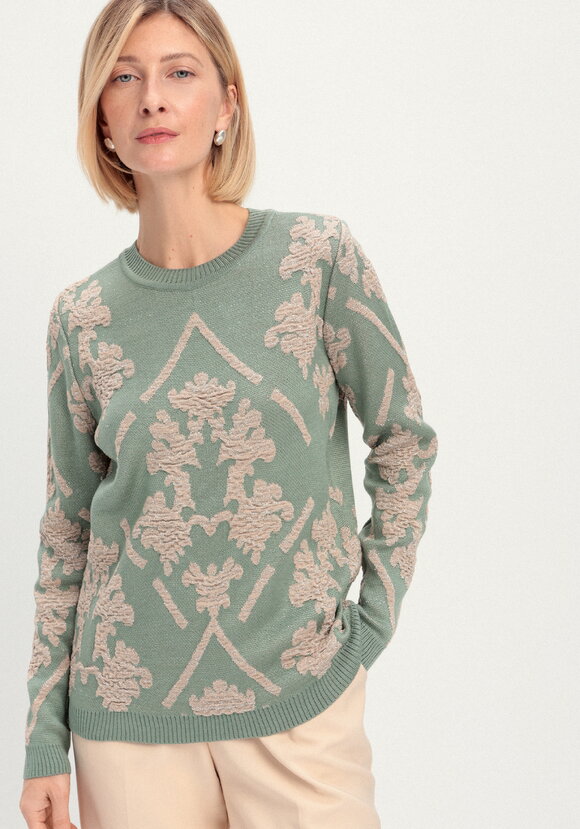 Джемпер с геральдическим орнаментом шир.  580, рис. 18